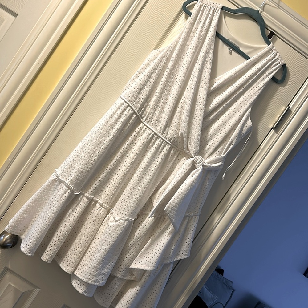White sleeveless dress